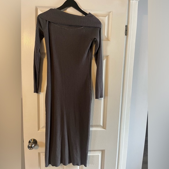 Off the shoulder knit dress - Picture 4 of 7